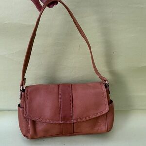 Vintage light brown Fossil Pebble Leather Shoulder Bag with Magnet Closer
